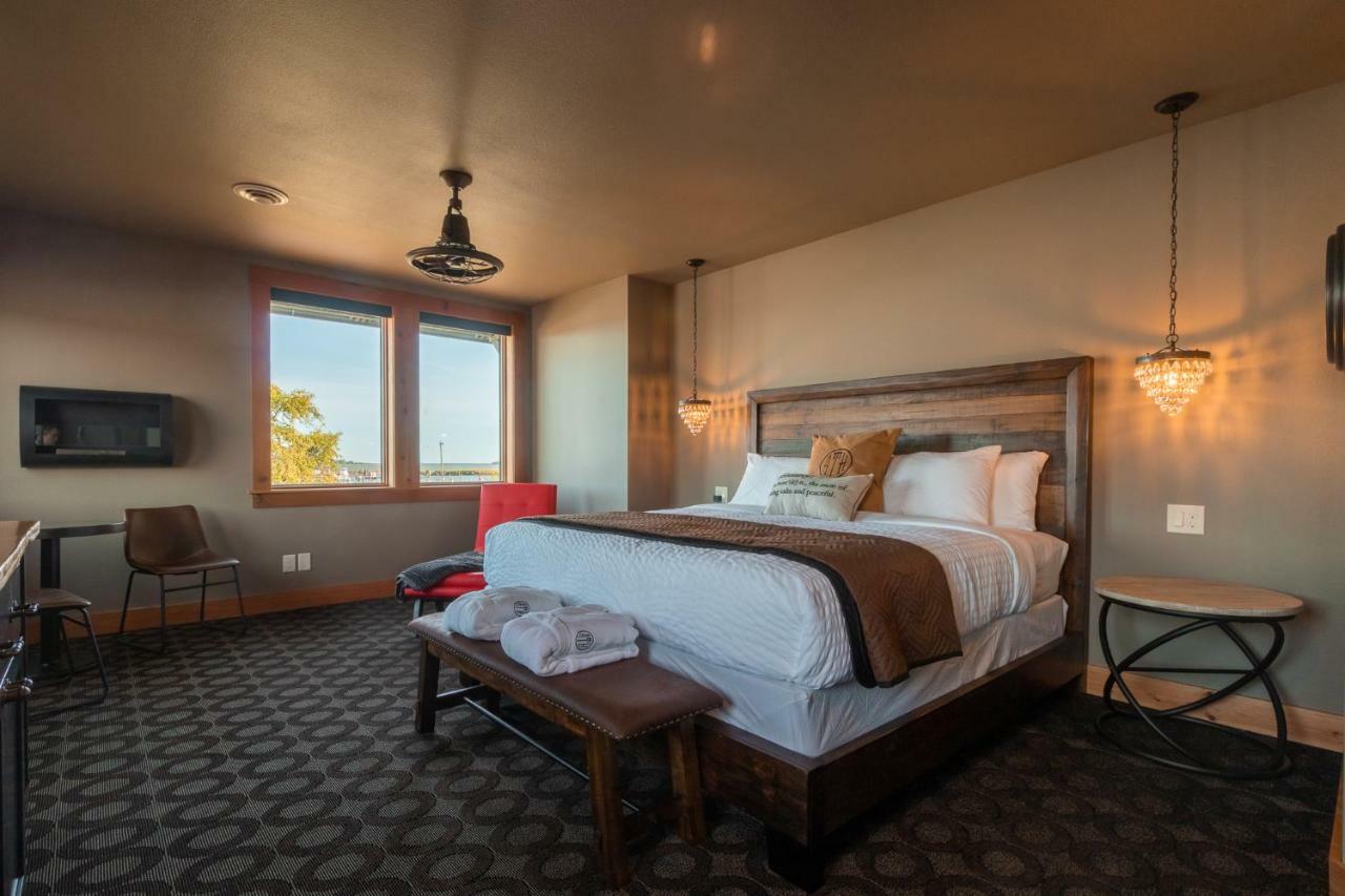 At The Helm Hotel Ilwaco Δωμάτιο φωτογραφία