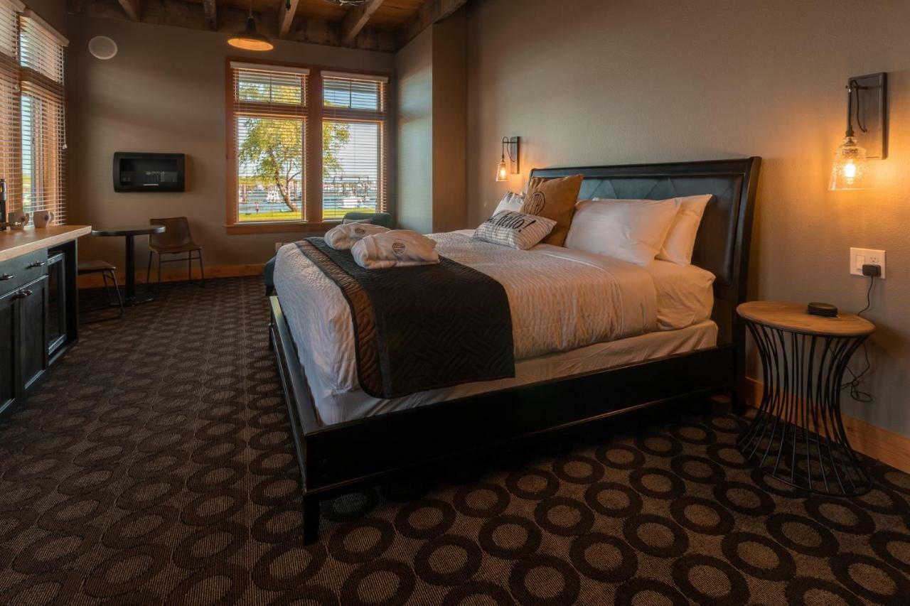 At The Helm Hotel Ilwaco Δωμάτιο φωτογραφία
